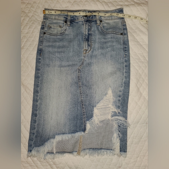 HIDDEN distressed denim skirt - Picture 4 of 11